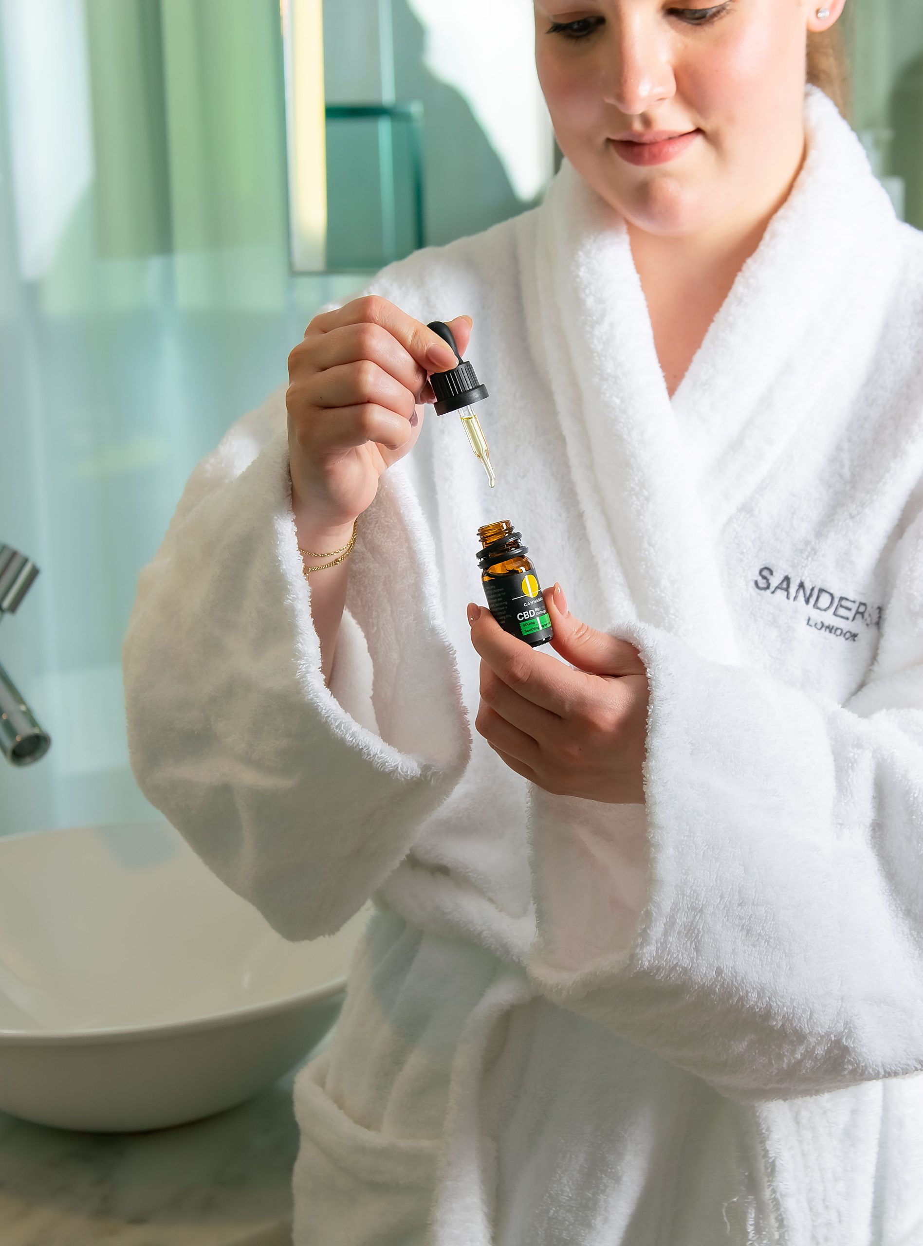 Cannaray Lip mask and night oil. Bathtub. Loft suite with terrace.